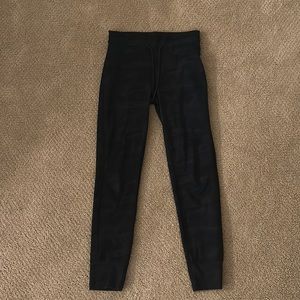 Vuori women’s daily leggings(camo print)